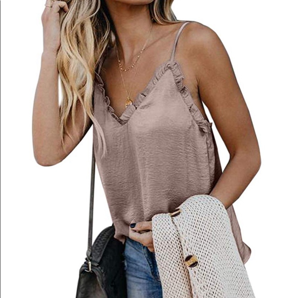 Beautiful woman sexy top - Picture 4 of 8